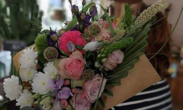 Bouquet-fleurs-fleuriste